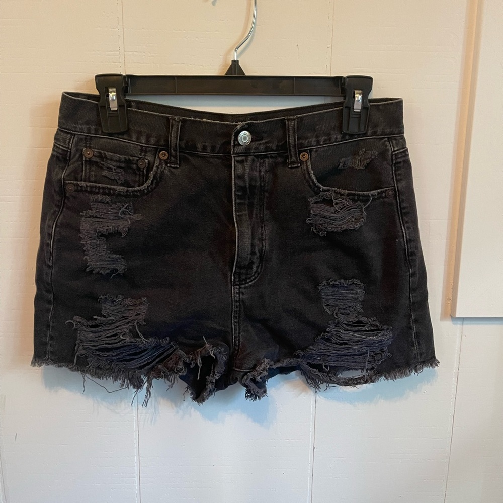 American Eagle size 6 distressed black jean shorts